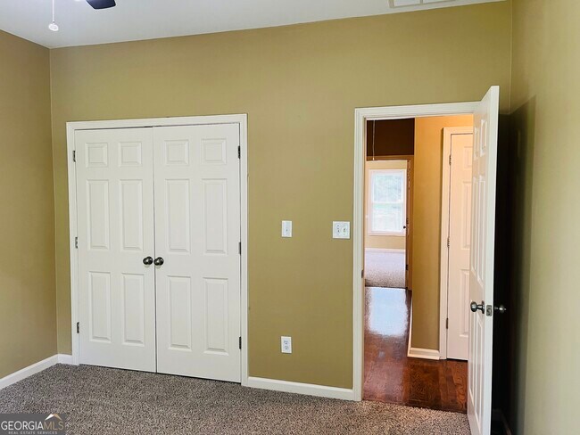 Building Photo - 70 Indian Bluff Dr