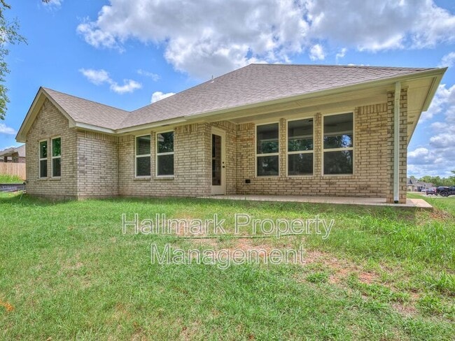 Building Photo - 1007 Magnolia Dr