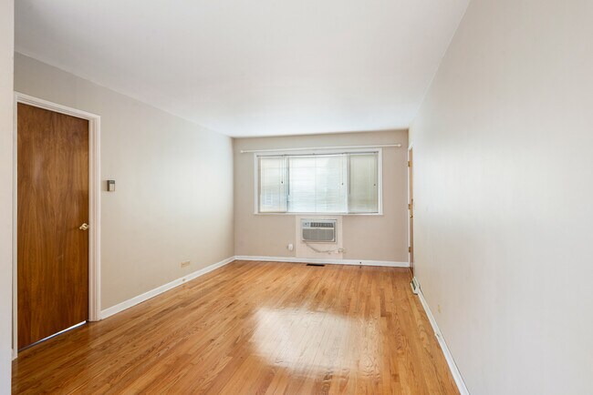 Building Photo - 517 Prairie Ave