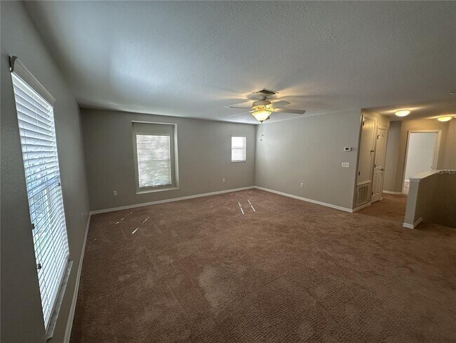 Building Photo - 6955 Lake Eaglebrooke Dr