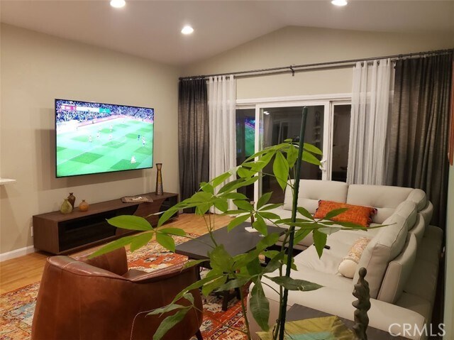 Building Photo - 26476 Vía Lara