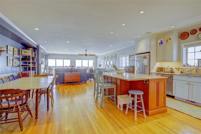 Building Photo - 1051 Oceanfront