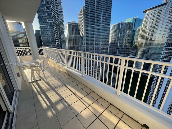 Building Photo - 801 Brickell Key Blvd