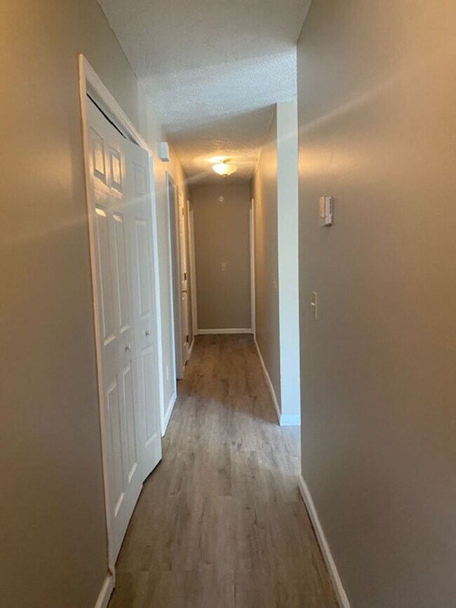 Building Photo - 4914 Pin Oak Dr
