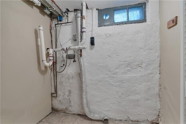 Building Photo - 98 Butler Ave