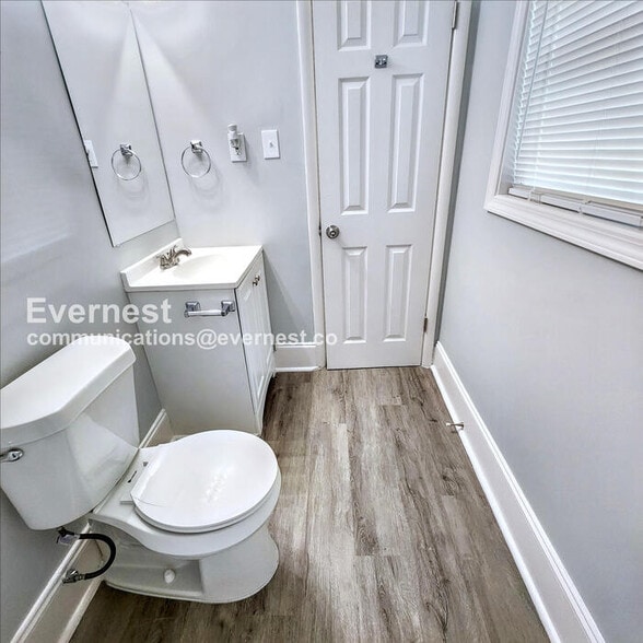 Building Photo - 1079 Shieldcrest Way