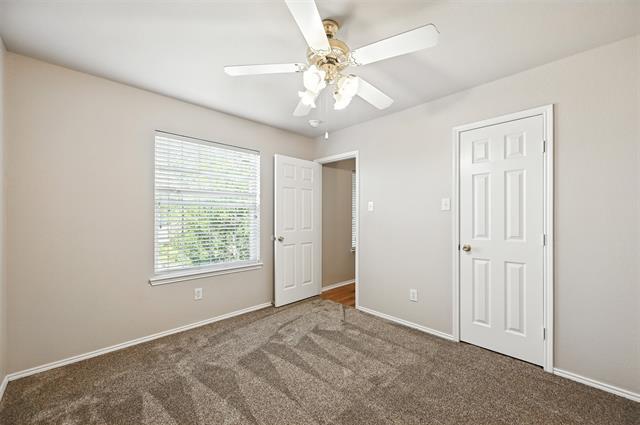 Building Photo - 10420 Lake Bend Trail
