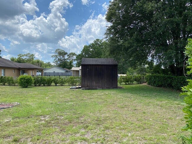 Building Photo - Desirable SW Rainbow Park Neighborhood 3/2...