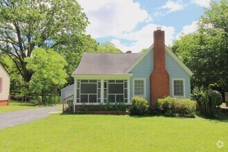 Building Photo - Charming 3 bedroom in Commonwealth!