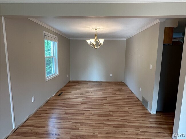 Building Photo - 6846 Crystalwood Dr