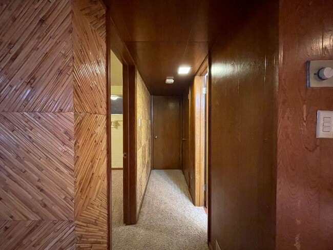 Building Photo - Gorgeous Mid-Century Modern Home Adjacent to BYU