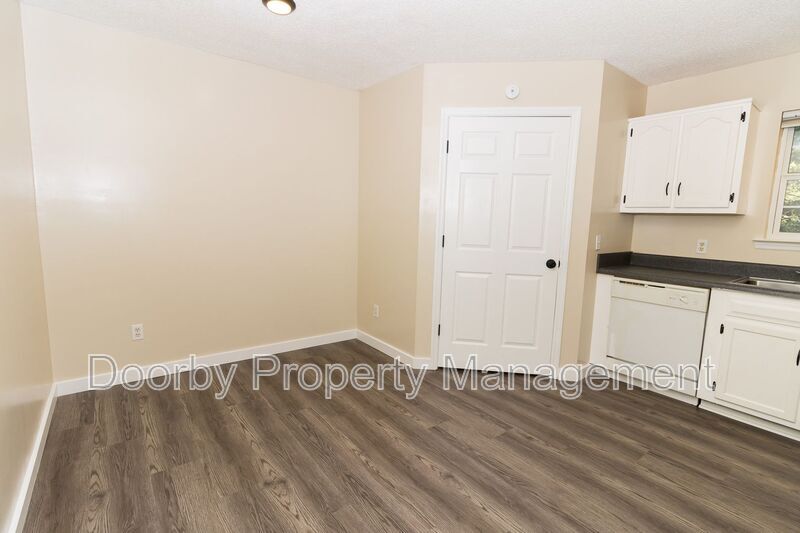 Building Photo - 2425 Ashmore Ave