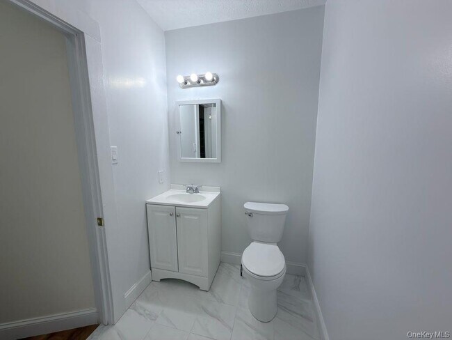 Building Photo - 1870 Baldwin Rd