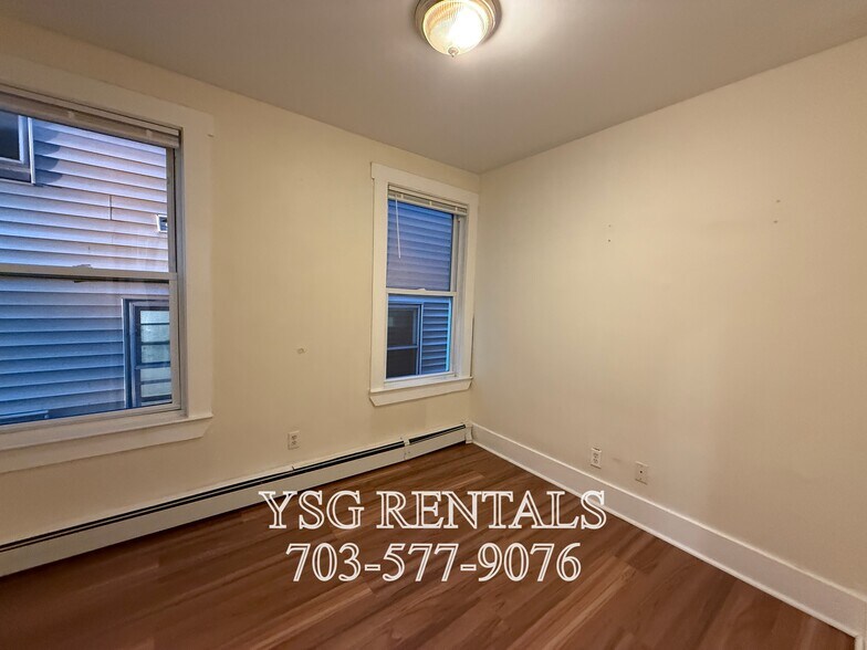 Building Photo - 38 Calumet St