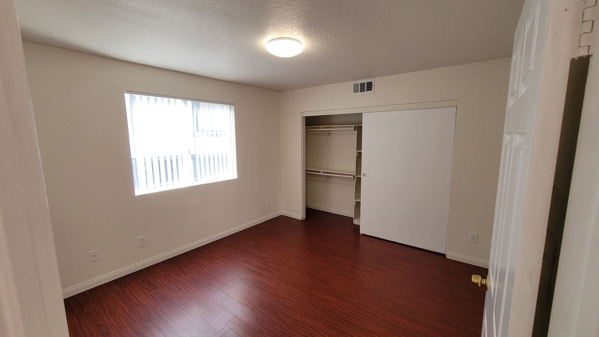 Building Photo - 5245 Riverton Ave