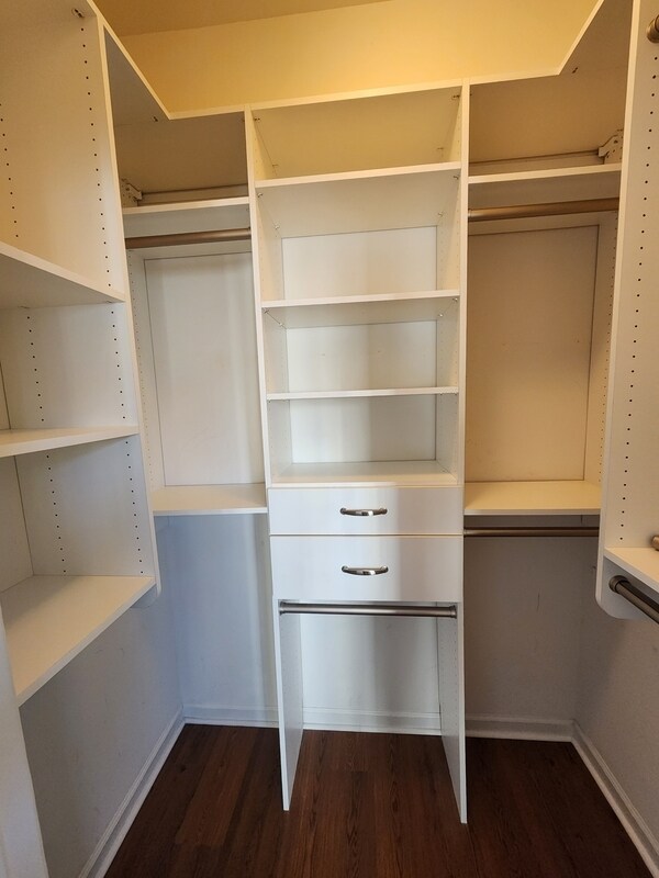 Building Photo - 1233 Parish Ave