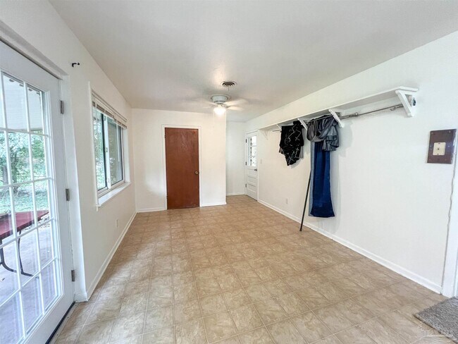 Building Photo - 7121 Marie Ave