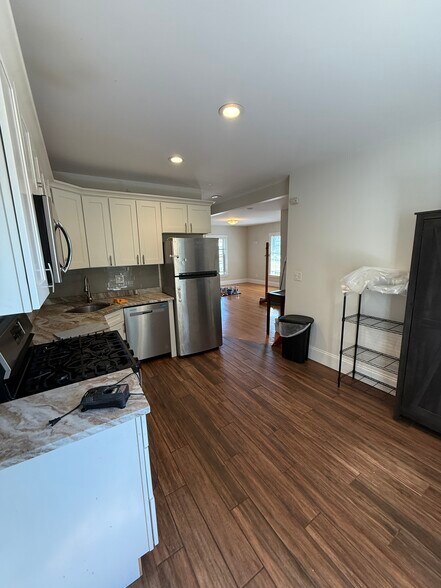 Building Photo - 22 Mansfield St