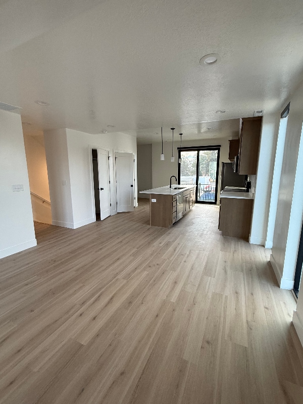 Building Photo - 43 N 100 E