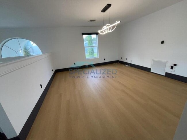 Building Photo - 8131 Vineland Oaks Blvd