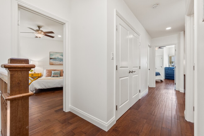 Building Photo - 1077 10th St