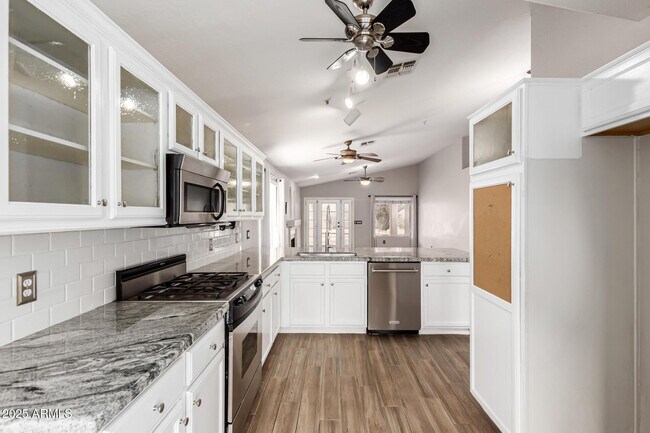 Building Photo - 10438 E Star of the Desert Dr