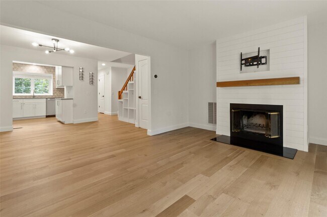 Primary Photo - 3303 Morgan Dr
