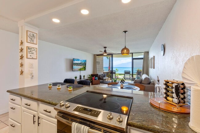 Building Photo - 4471 Lower Honoapiilani Rd