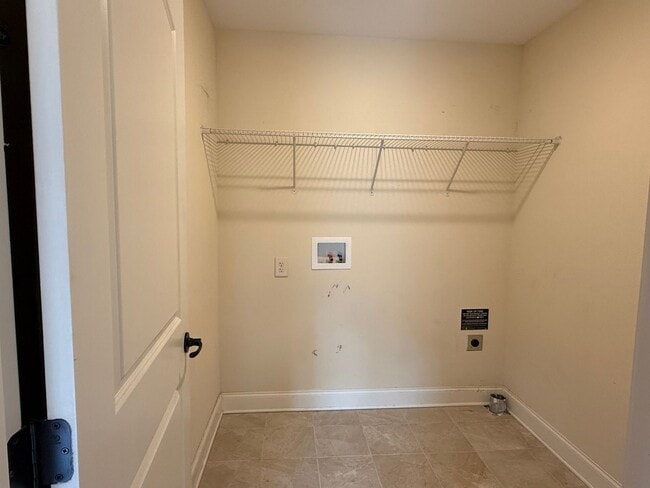 Building Photo - 704 Grays Pointe Ct