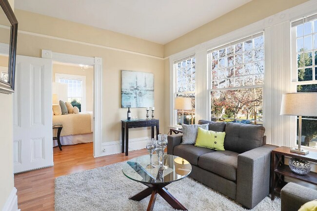 Building Photo - 931 Chestnut St