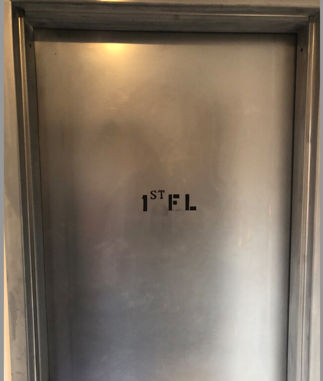 Building Photo - 233 1st St