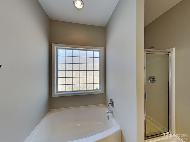 Building Photo - 254 Lagoda Dr