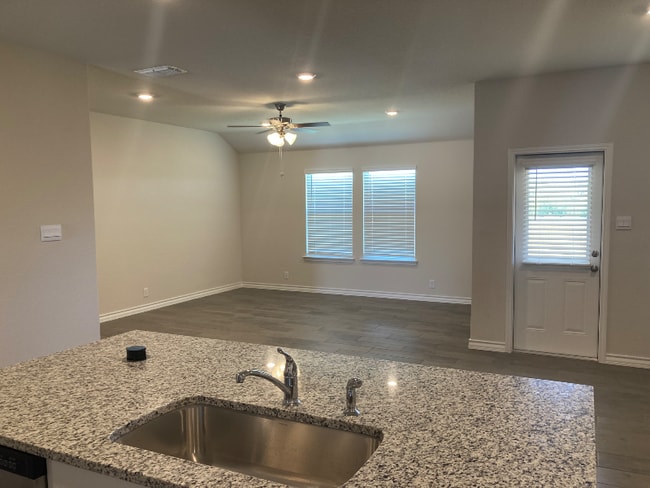 Building Photo - 14626 Pearl Flts
