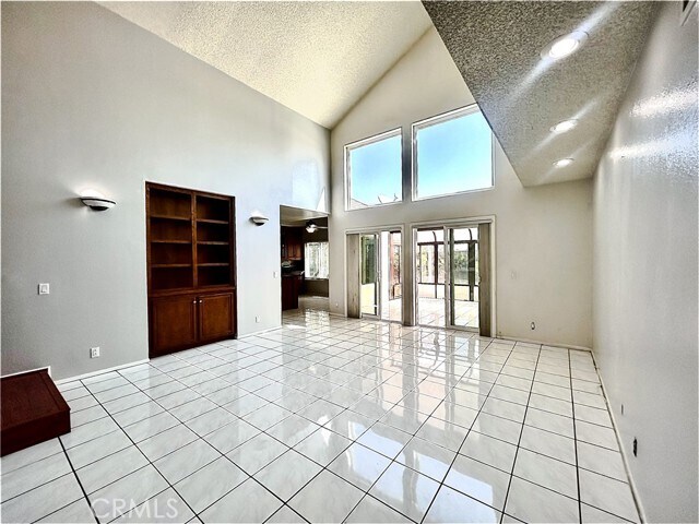 Building Photo - 10 Bluff Point Cir