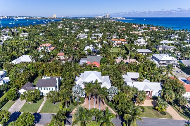 Building Photo - 233 El Pueblo Way