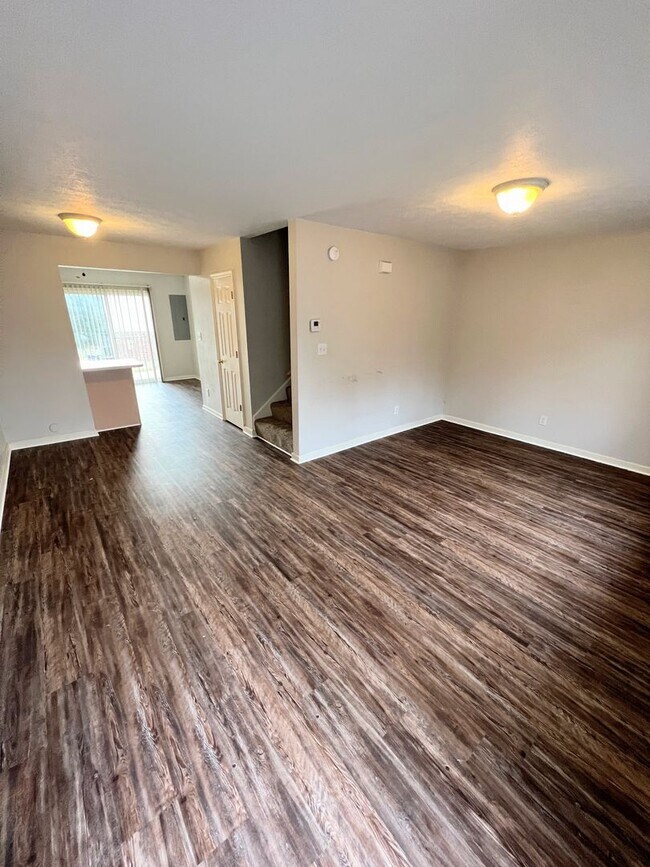 Building Photo - 6118 Igloe Dr