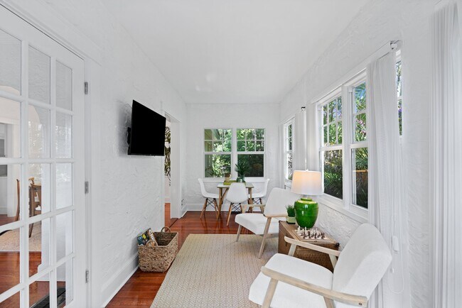 Building Photo - 727 Claremore Dr