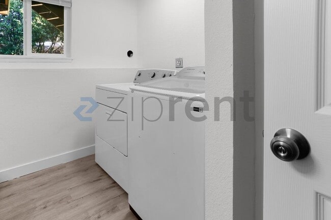 Building Photo - 1611 S 84th St