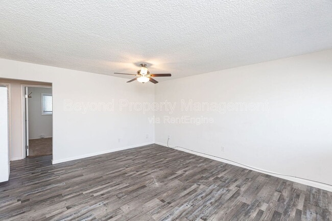 Building Photo - 6206 Mission Gorge Rd