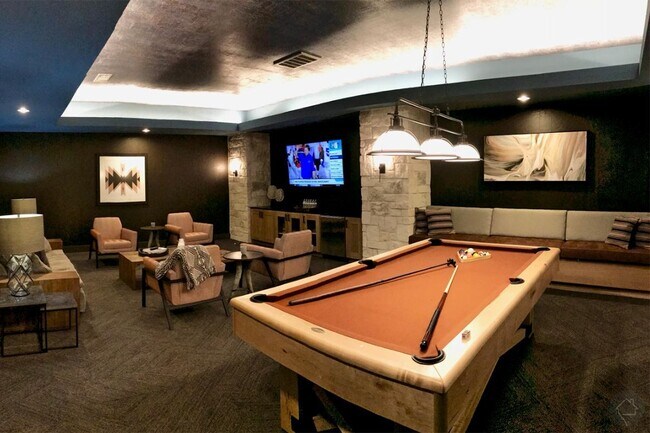 Building Photo - 10300 S I-35 Frontage Rd