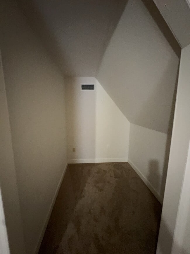 Building Photo - 118 Jorn Cir