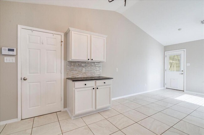 Building Photo - 175 Wetzel