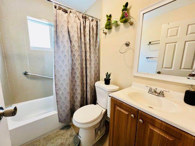 Building Photo - 441 NW 7th Terrace