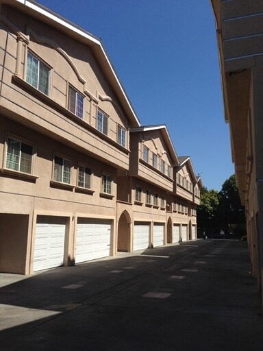 Building Photo - Sandra Manor Management Group