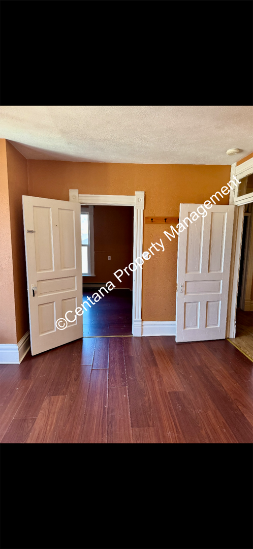 Building Photo - 601 W Mercury St