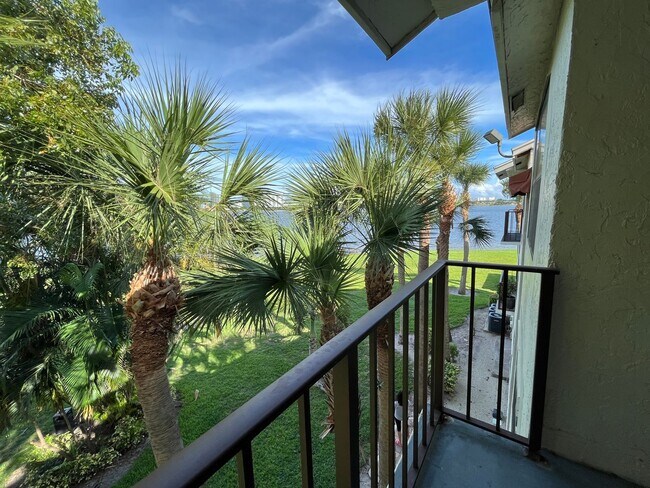 Building Photo - TWO BEDROOM TWO BATHROOM WITH LAKE VIEW!!