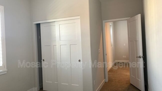 Building Photo - 2624 S Tobin