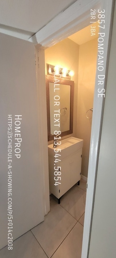 Building Photo - 3857 Pompano Dr SE