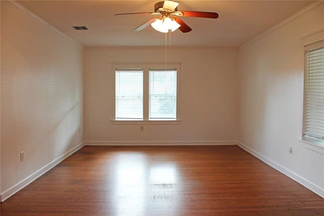 Building Photo - 1718 E Elm Rd