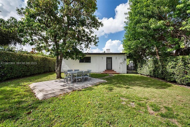 Building Photo - 243 NW 44th St